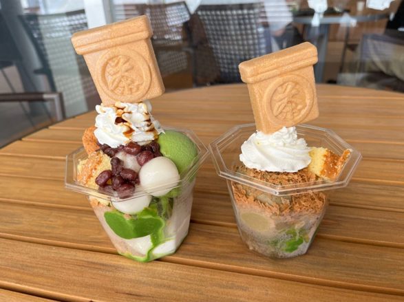 1階売店ではお茶スイーツで有名な「ななや」のパフェを堪能できます